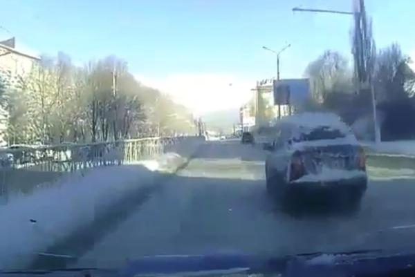Снег озадачил ставропольских водителей: видео